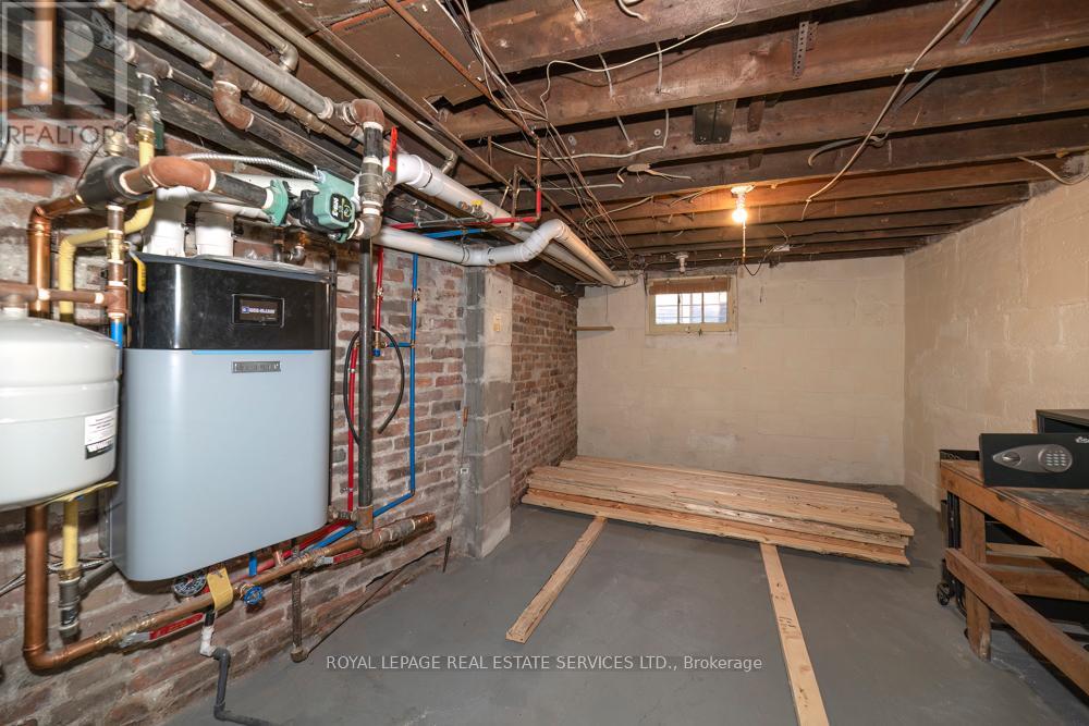 8 Macpherson Avenue, Toronto, Ontario  M4W 2L8 - Photo 13 - C12969642