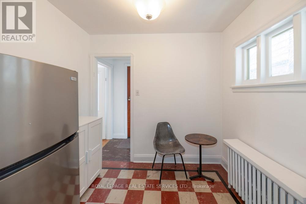 8 Macpherson Avenue, Toronto, Ontario  M4W 2L8 - Photo 5 - C12969642