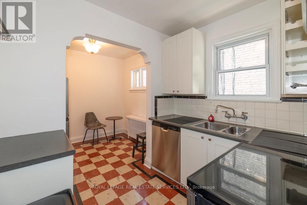 8 Macpherson Avenue, Toronto, Ontario  M4W 2L8 - Photo 8 - C12969642