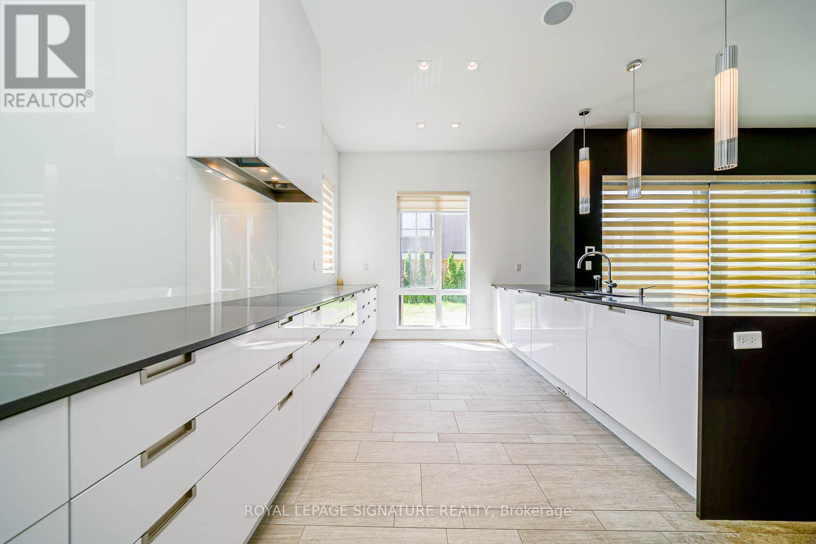 50 Page Avenue, Toronto, Ontario  M2K 2B4 - Photo 11 - C12969706