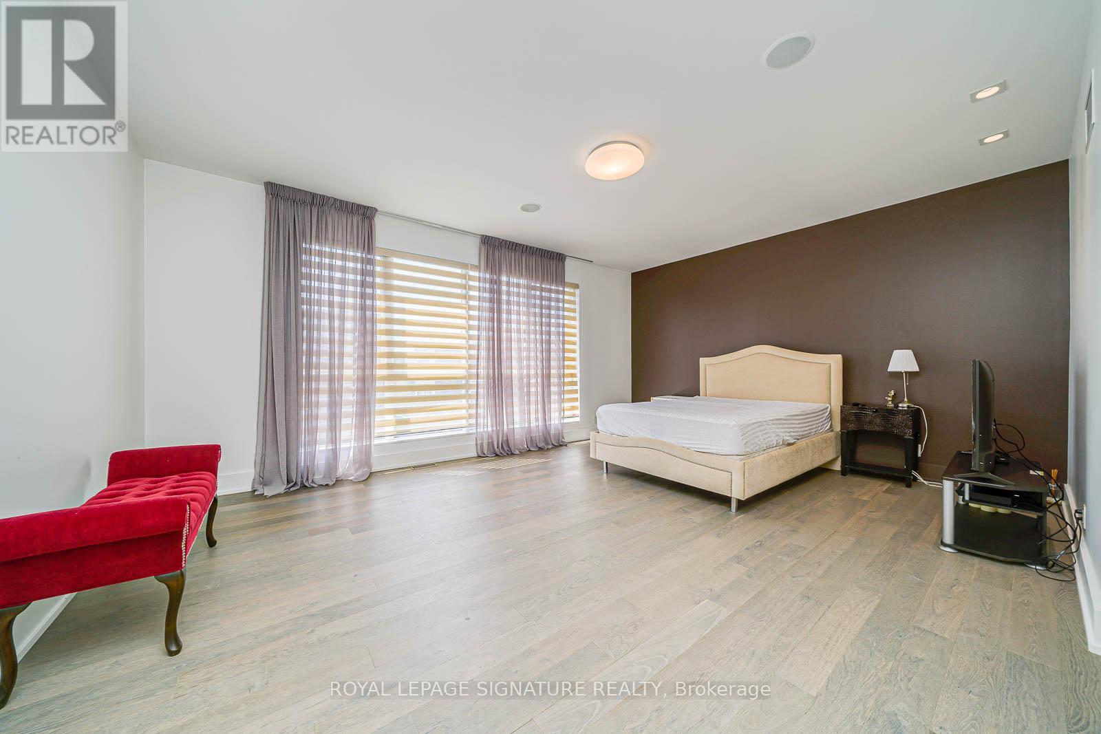 50 Page Avenue, Toronto, Ontario  M2K 2B4 - Photo 13 - C12969706