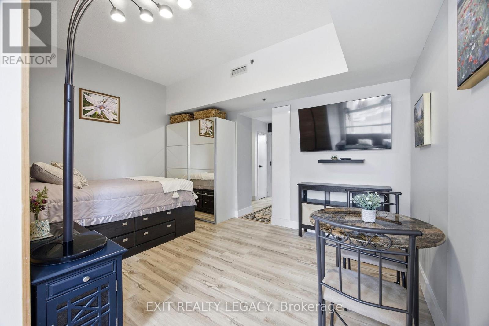 2402 - 1 King Street W, Toronto, Ontario  M5H 1A1 - Photo 12 - C12969728