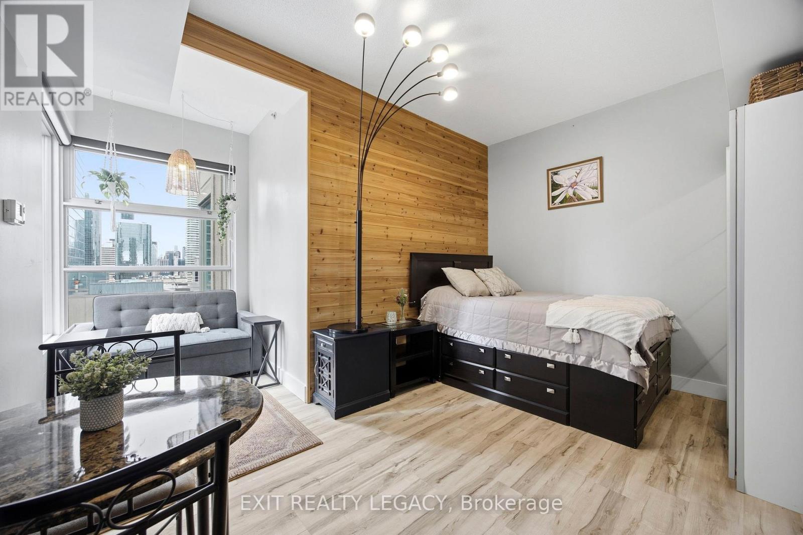 2402 - 1 King Street W, Toronto, Ontario  M5H 1A1 - Photo 13 - C12969728