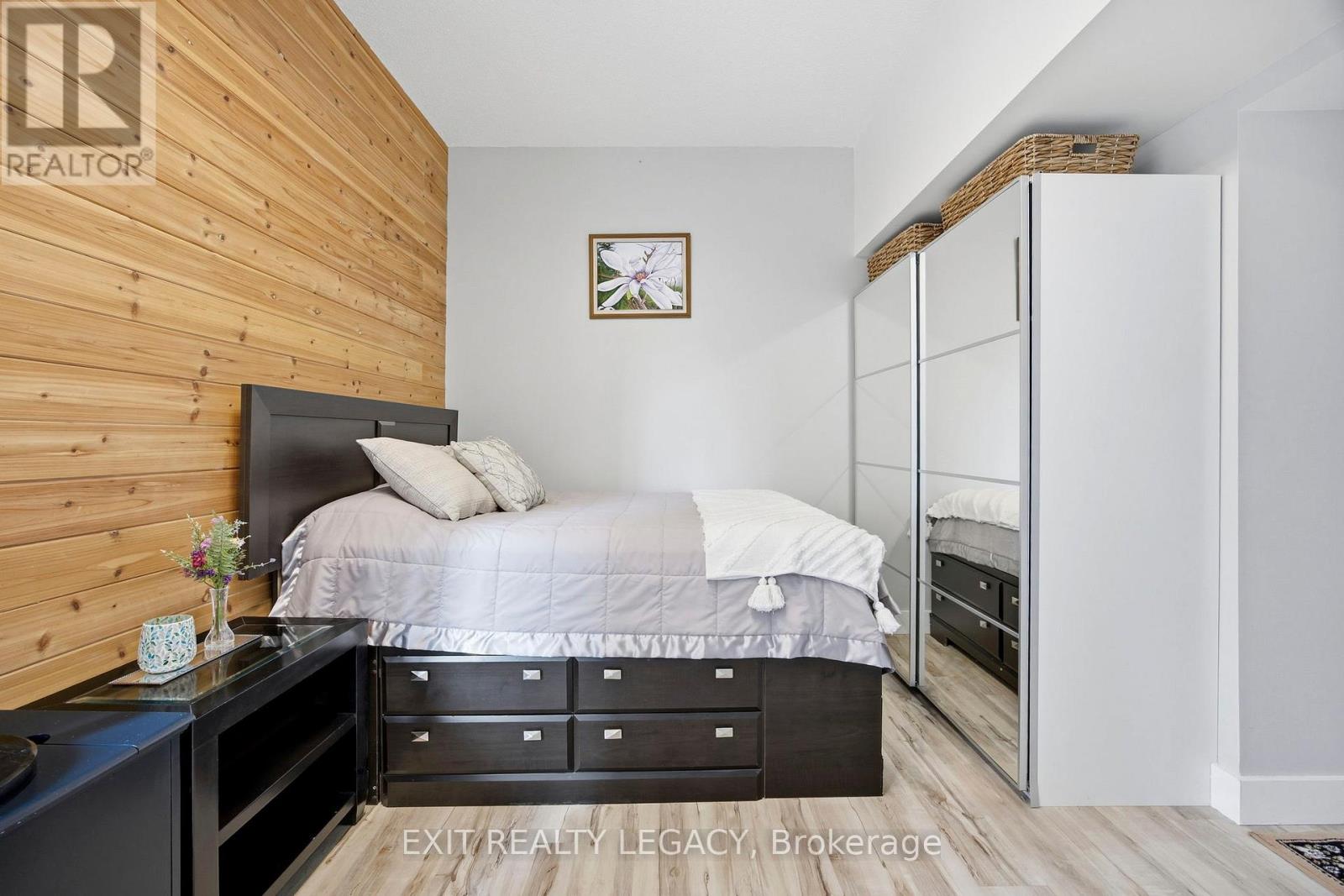 2402 - 1 King Street W, Toronto, Ontario  M5H 1A1 - Photo 14 - C12969728