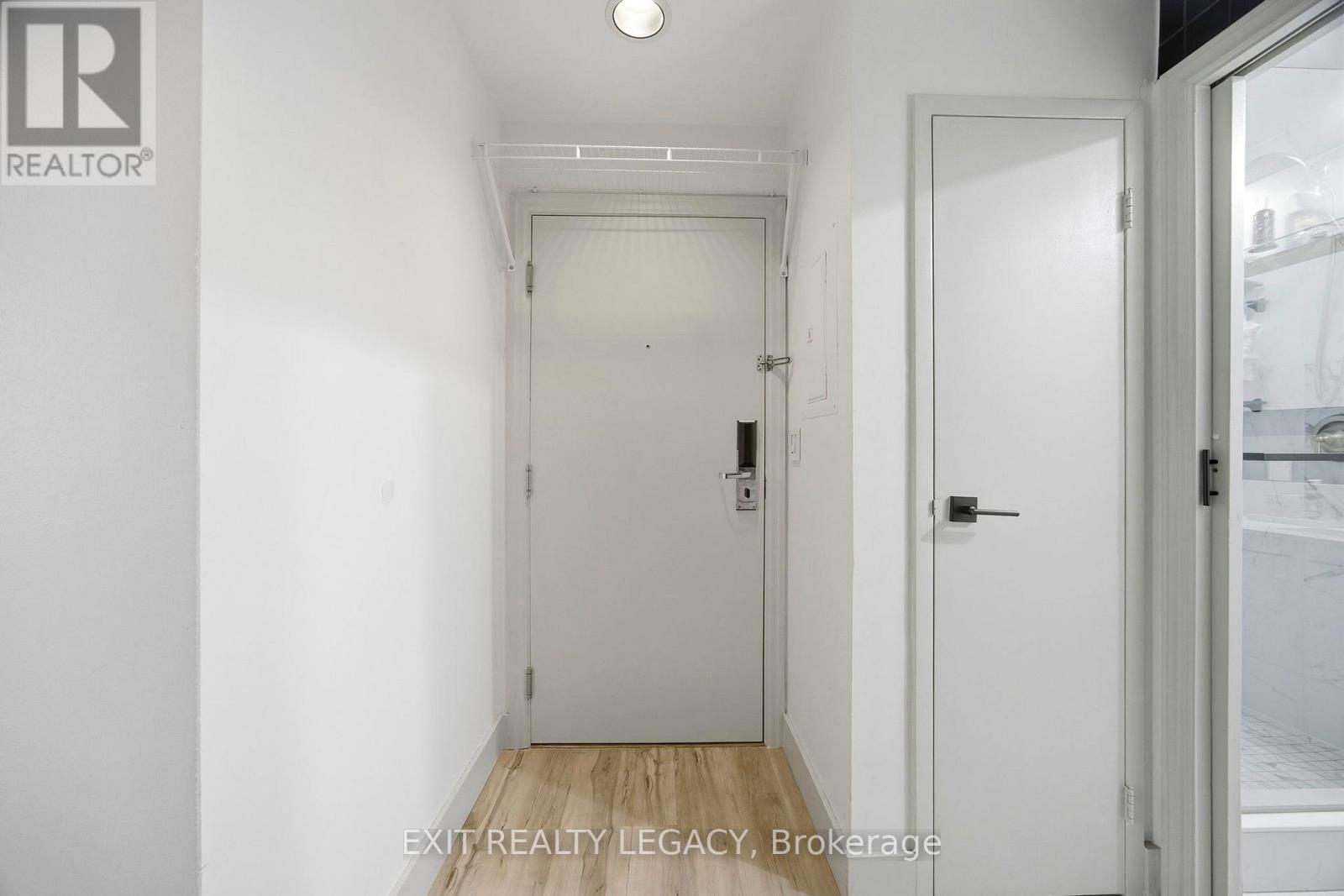 2402 - 1 King Street W, Toronto, Ontario  M5H 1A1 - Photo 19 - C12969728