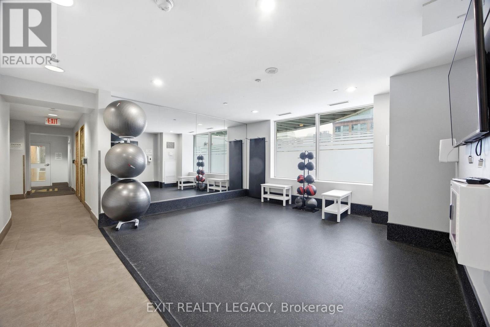 2402 - 1 King Street W, Toronto, Ontario  M5H 1A1 - Photo 21 - C12969728