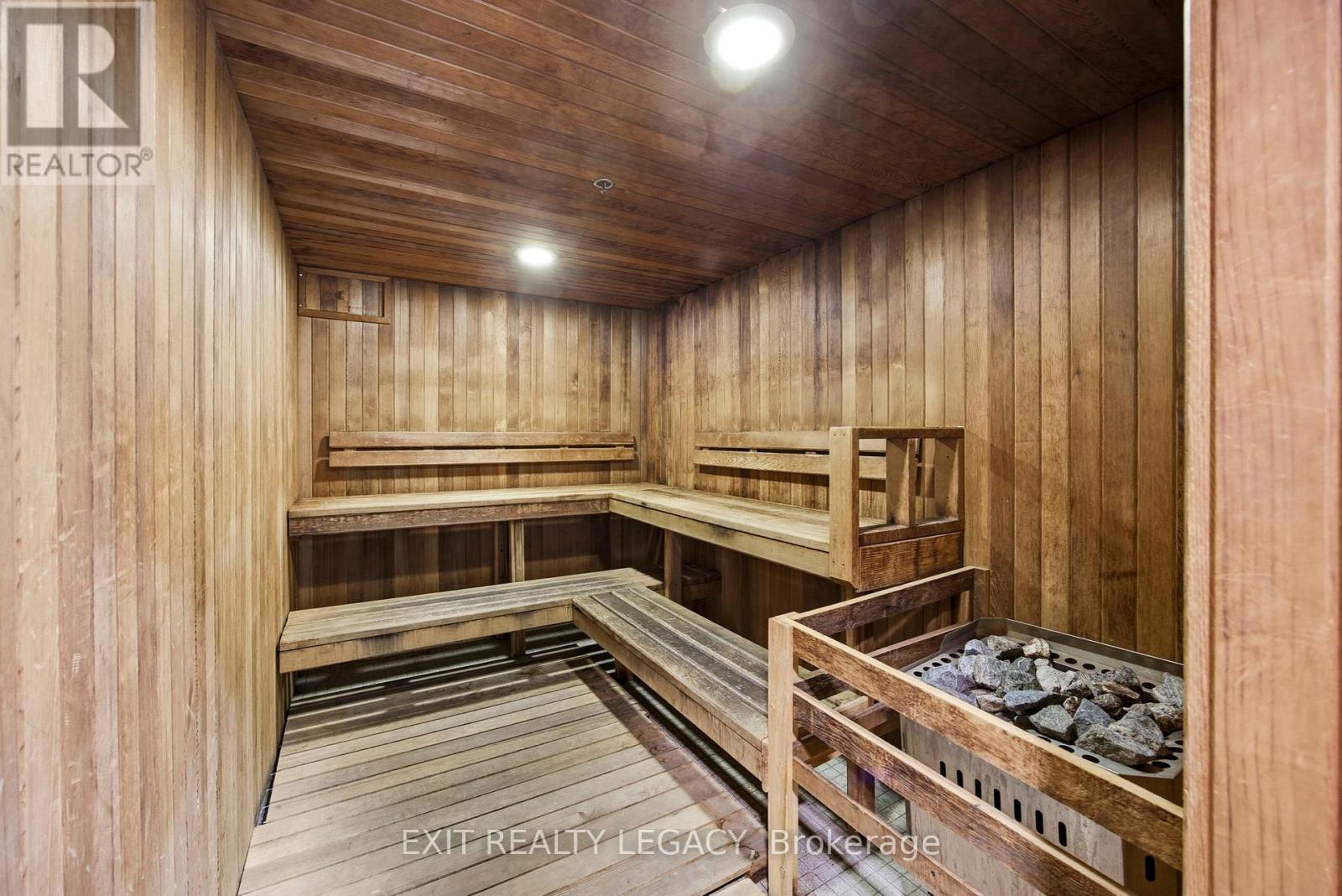 2402 - 1 King Street W, Toronto, Ontario  M5H 1A1 - Photo 22 - C12969728