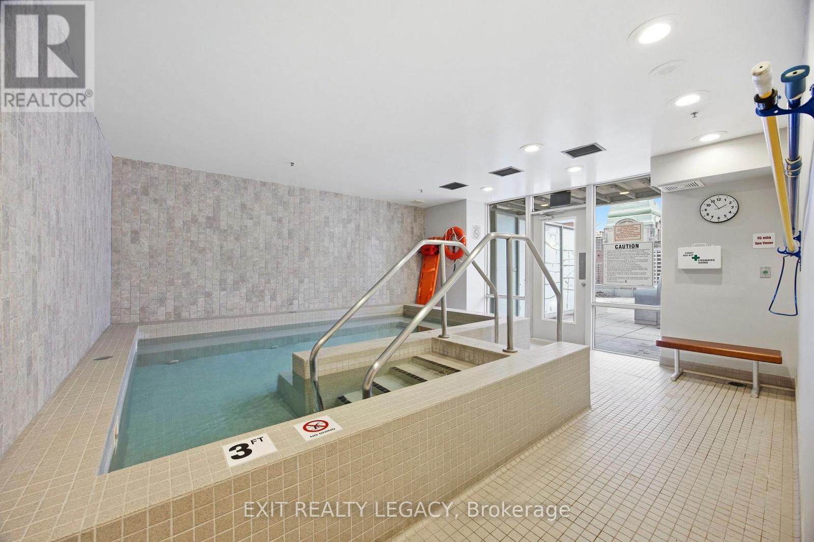 2402 - 1 King Street W, Toronto, Ontario  M5H 1A1 - Photo 23 - C12969728