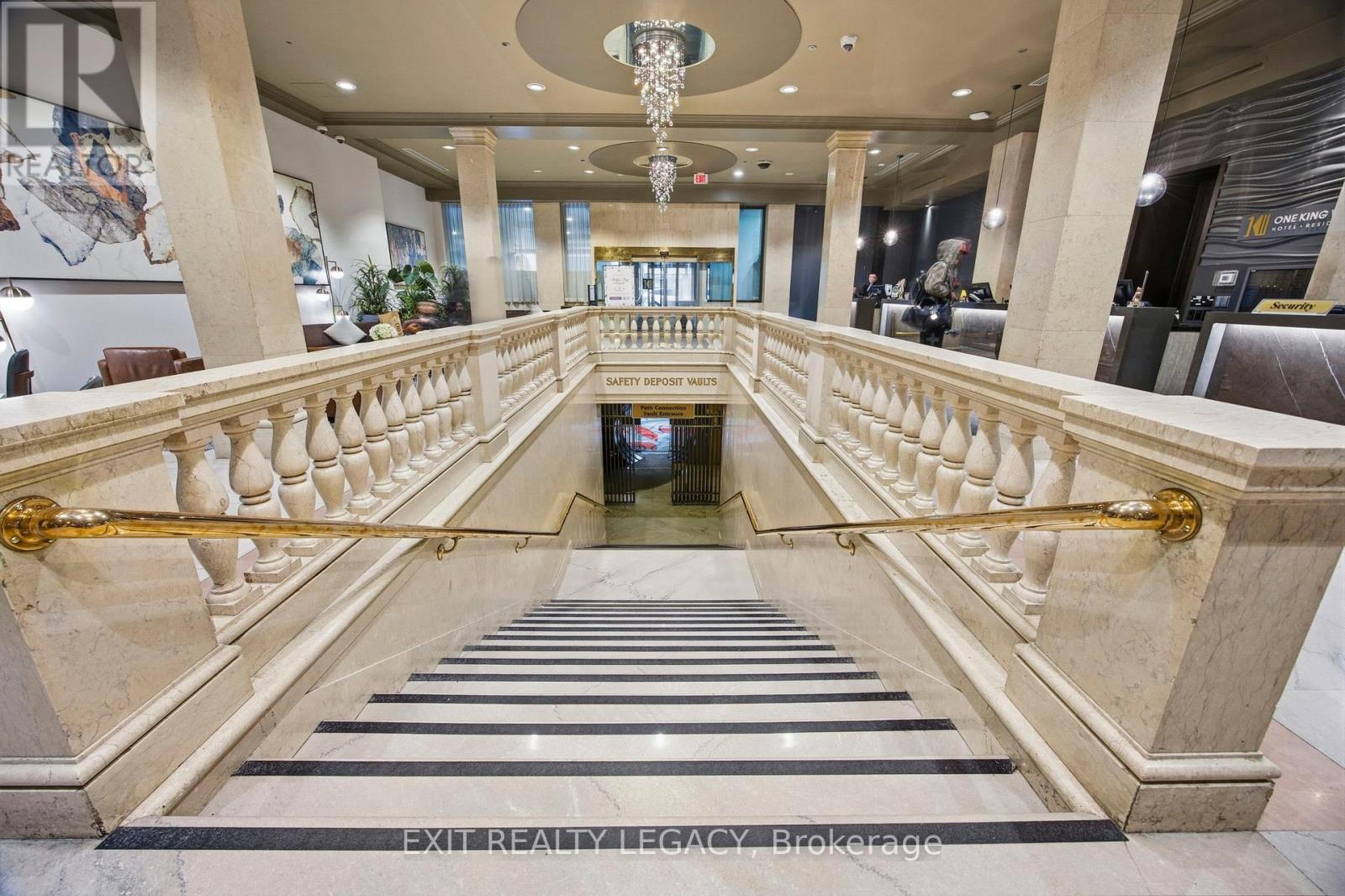 2402 - 1 King Street W, Toronto, Ontario  M5H 1A1 - Photo 26 - C12969728