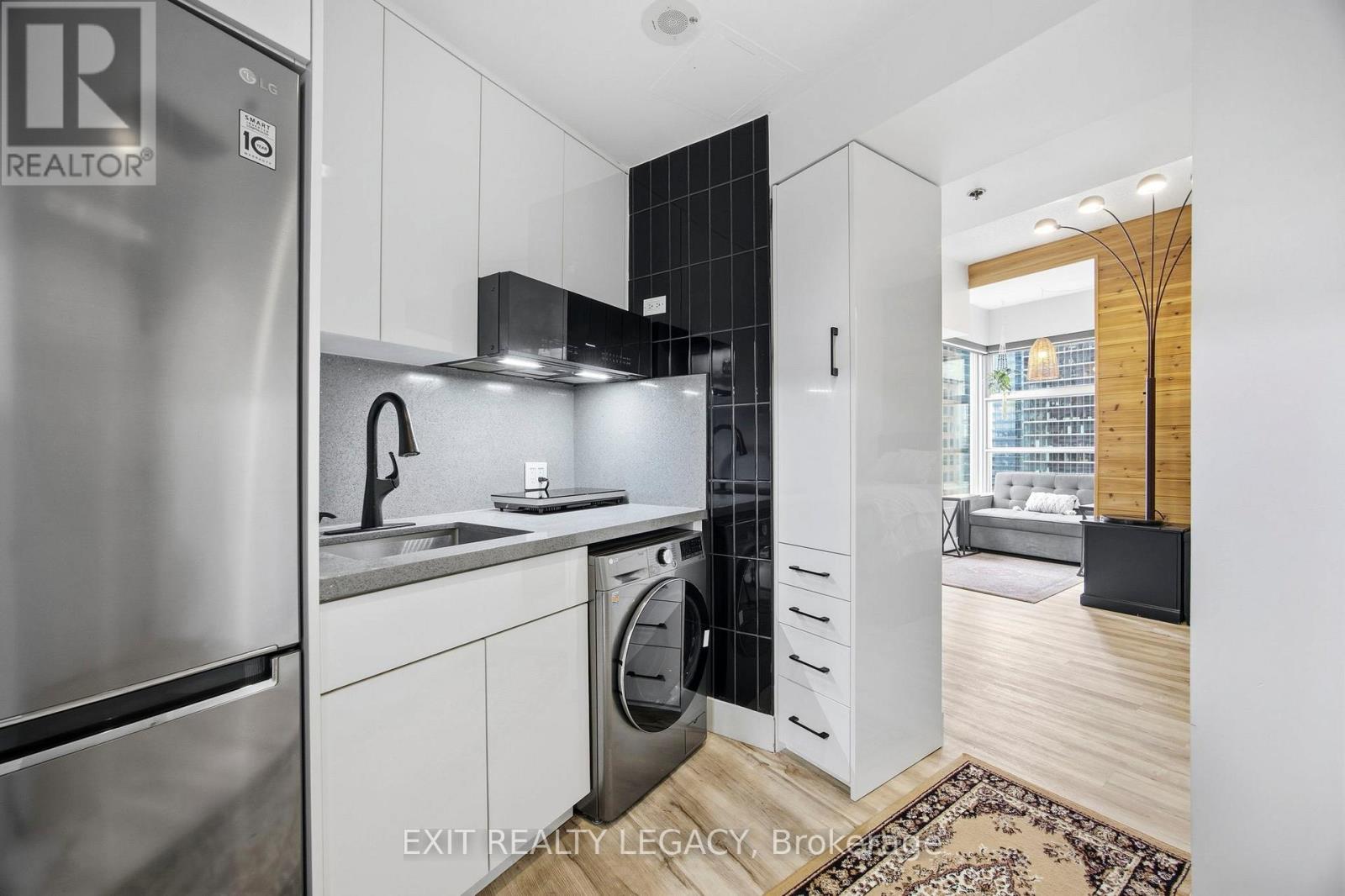 2402 - 1 King Street W, Toronto, Ontario  M5H 1A1 - Photo 6 - C12969728