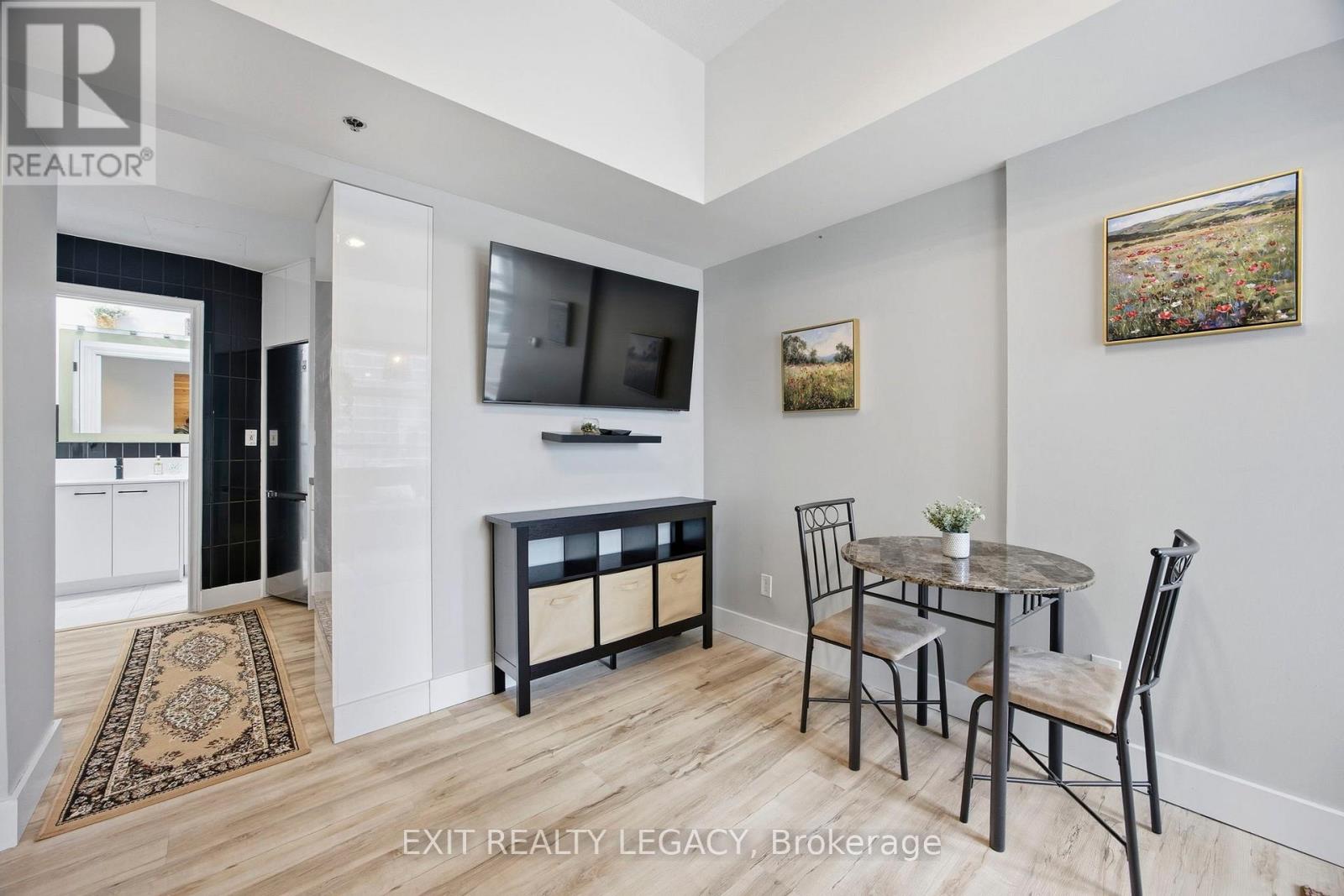 2402 - 1 King Street W, Toronto, Ontario  M5H 1A1 - Photo 9 - C12969728