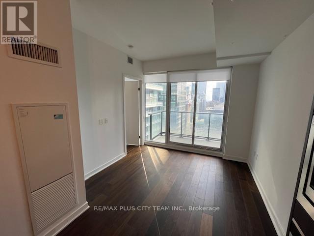 4501 - 115 Blue Jays Way, Toronto, Ontario  M5V 0N4 - Photo 3 - C12969738