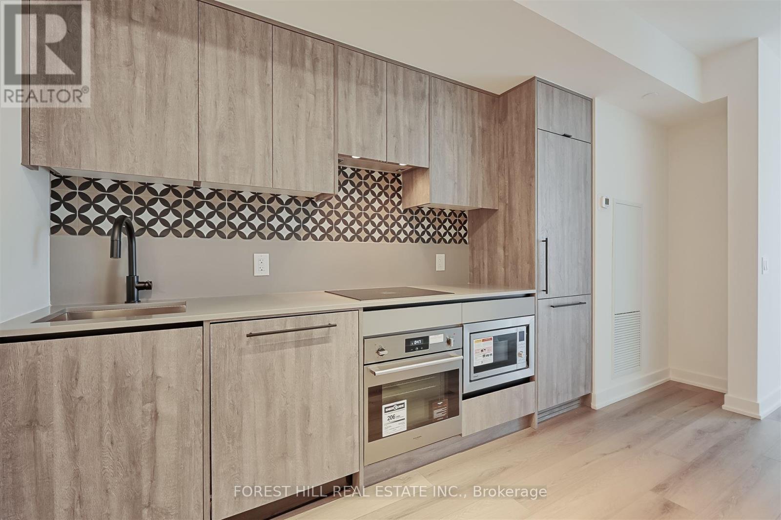 312 - 5 Lakeview Avenue, Toronto, Ontario  M6J 0H3 - Photo 3 - C12969758