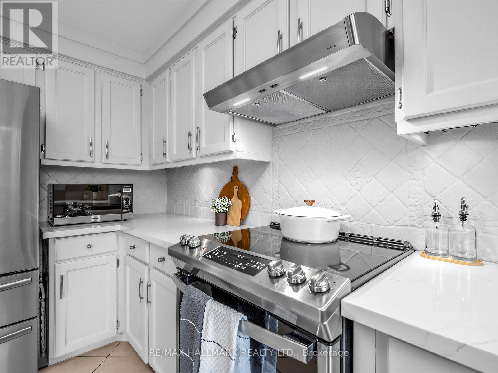 1045 Pharmacy Avenue, Toronto, Ontario  M1R 2G8 - Photo 13 - E12969524