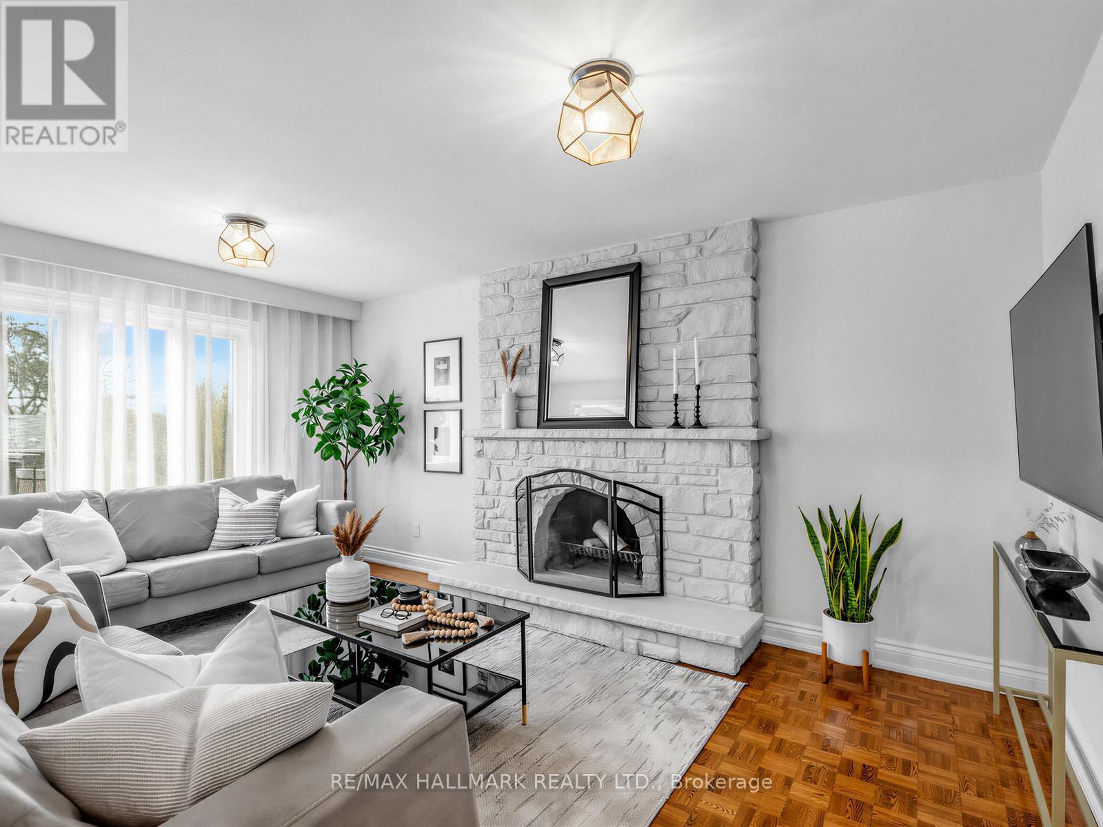 1045 Pharmacy Avenue, Toronto, Ontario  M1R 2G8 - Photo 15 - E12969524