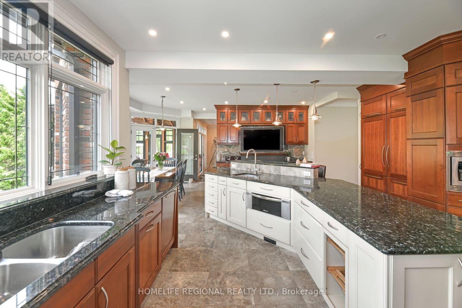 14 Buggey Lane, Ajax, Ontario  L1Z 1X4 - Photo 19 - E12969768