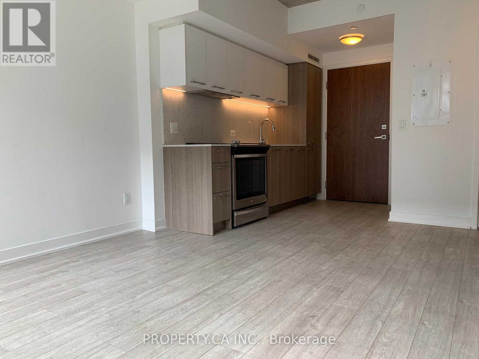 811 - 30 Baseball Place, Toronto, Ontario  M4M 0E8 - Photo 3 - E12969908