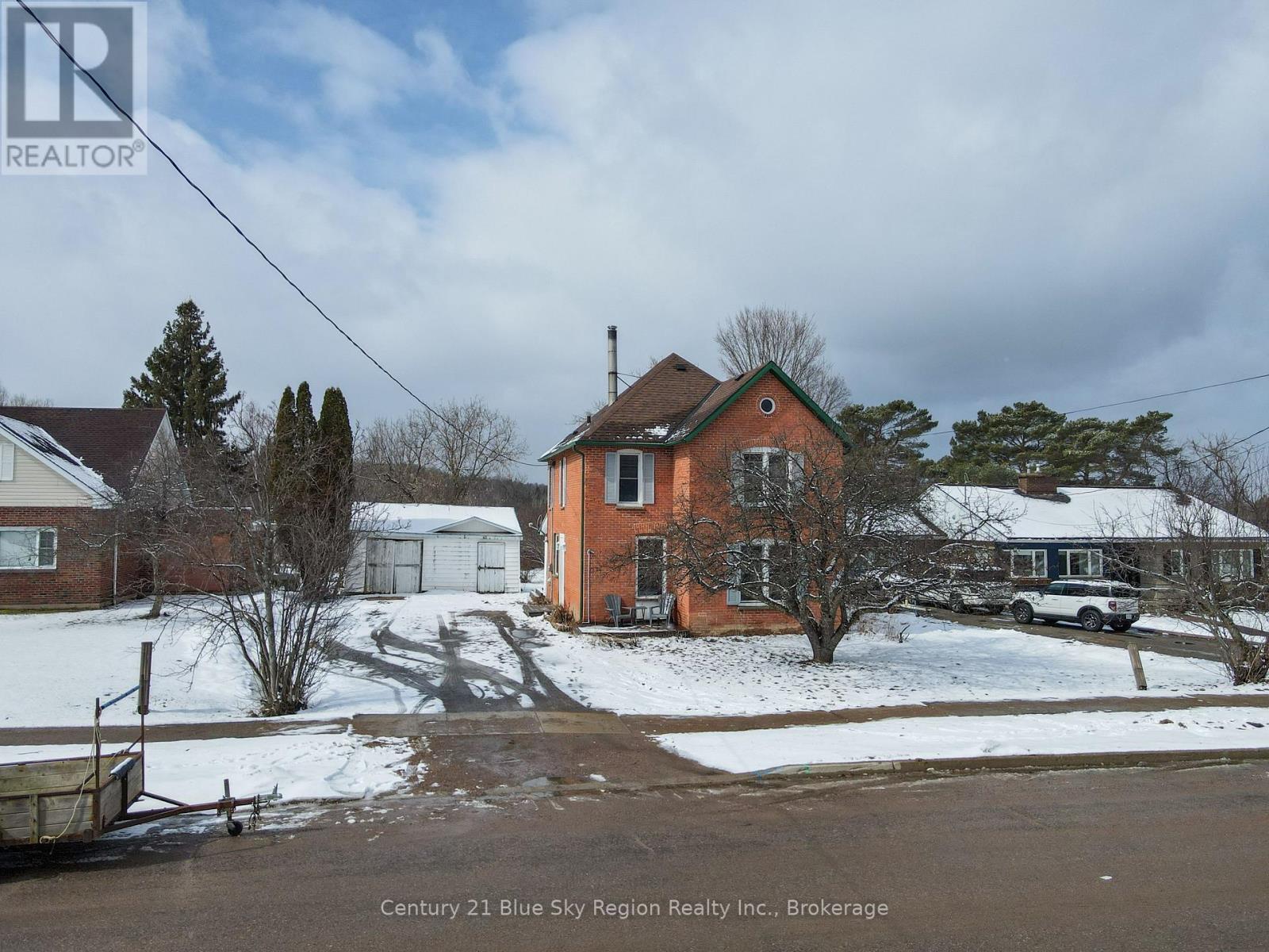 211 EDWARD STREET S, Powassan, Ontario