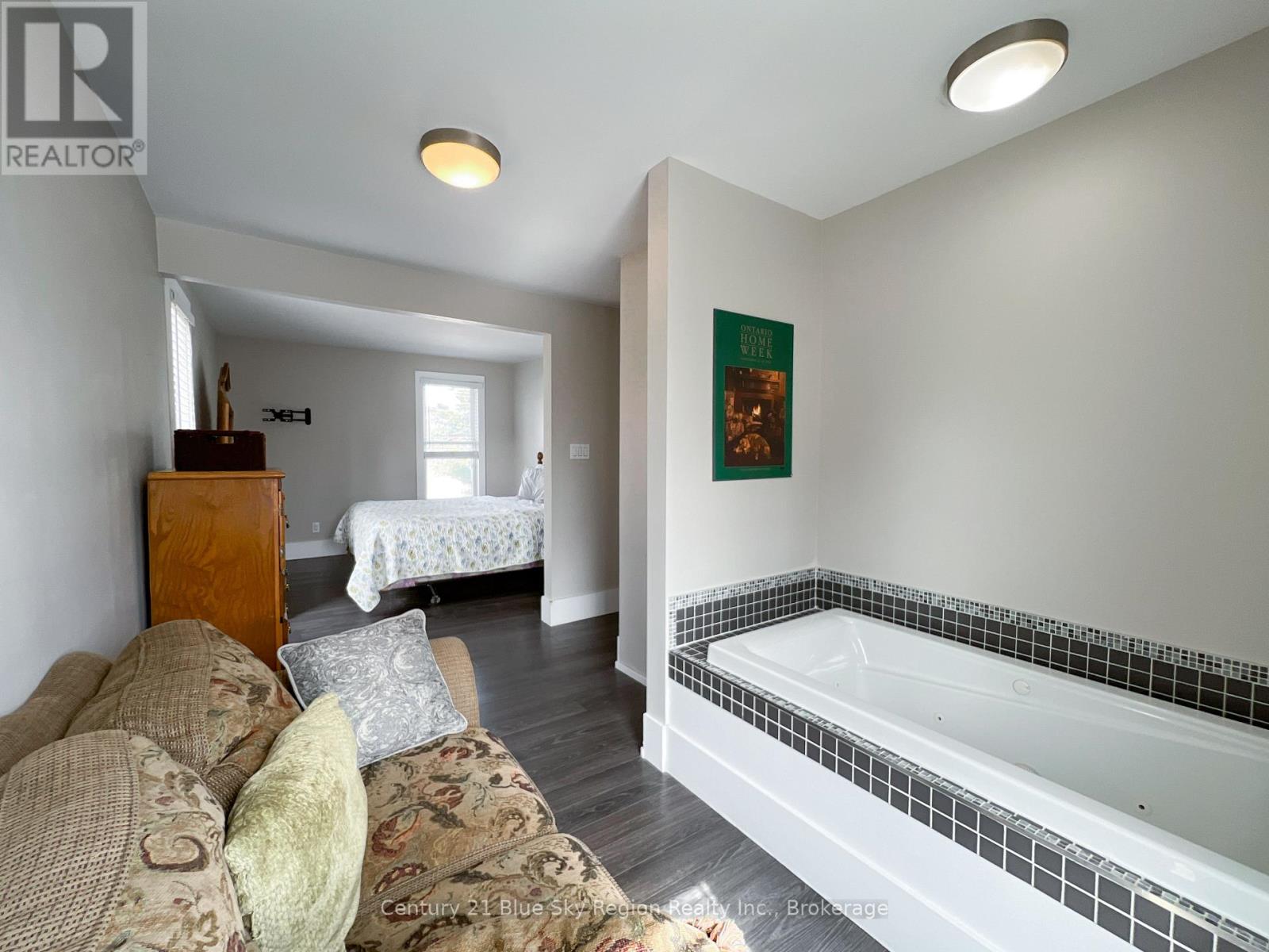 211 Edward Street S, Powassan, Ontario  P0H 1Z0 - Photo 41 - X12969784