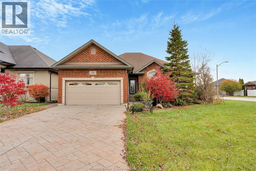 MLS# 26007372: 1381 EMMA STREET, Lakeshore, Canada