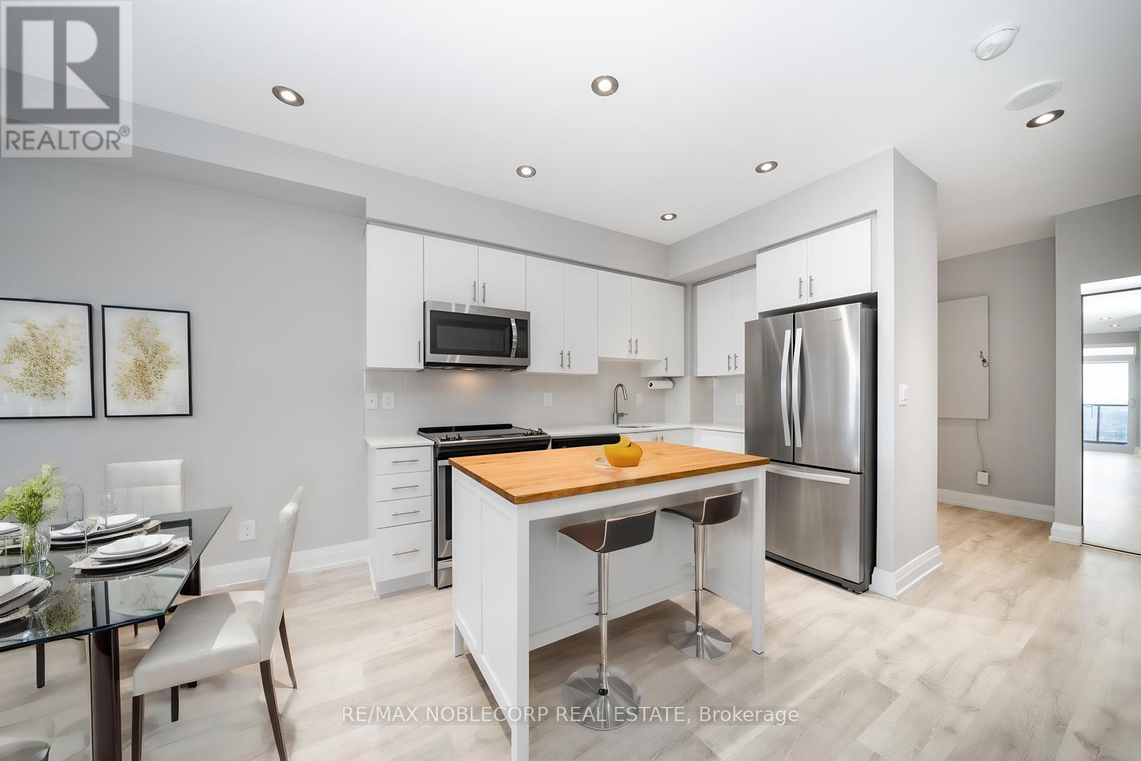 1706 - 3700 HIGHWAY 7 ROAD, Vaughan, Ontario