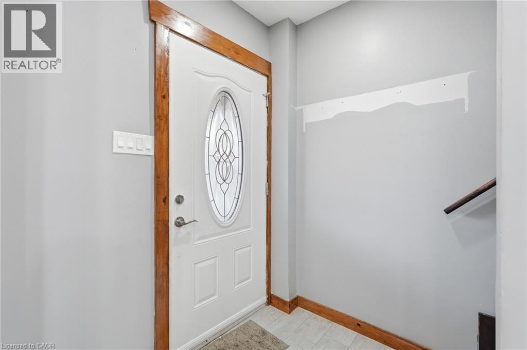 570 Cannon Street E, Hamilton, Ontario  L8L 2G4 - Photo 4 - 40818234