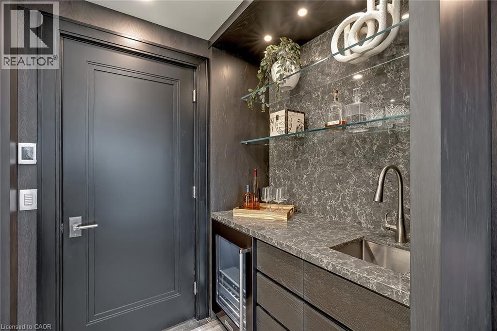 2060 Lakeshore Road Unit# 608, Burlington, Ontario  L7R 0G2 - Photo 23 - 40817117