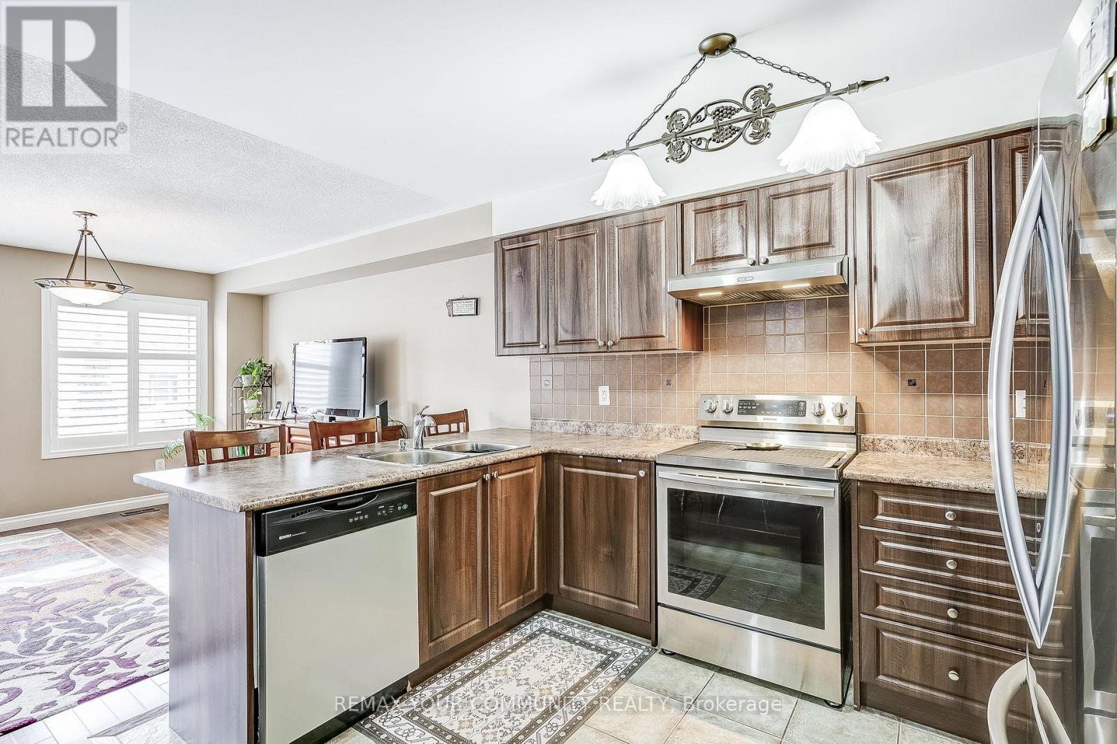 18 Muscadel Road, Vaughan, Ontario  L4H 3L8 - Photo 5 - N12969512