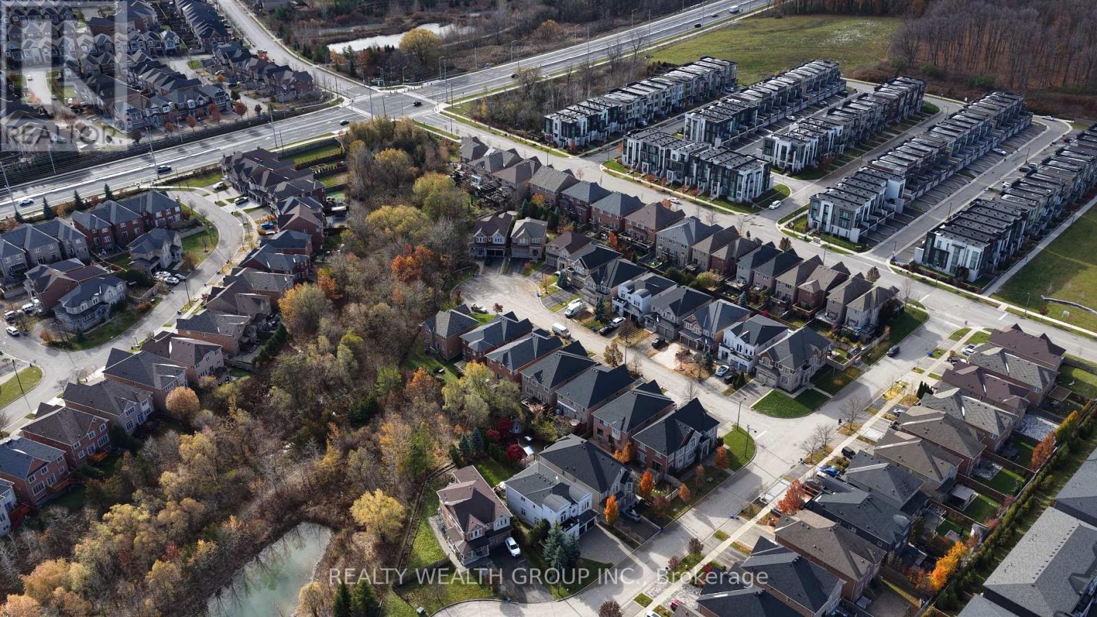 32 Rock Elm Court, Vaughan, Ontario L6A 4C2 - Photo 2 - N12969564