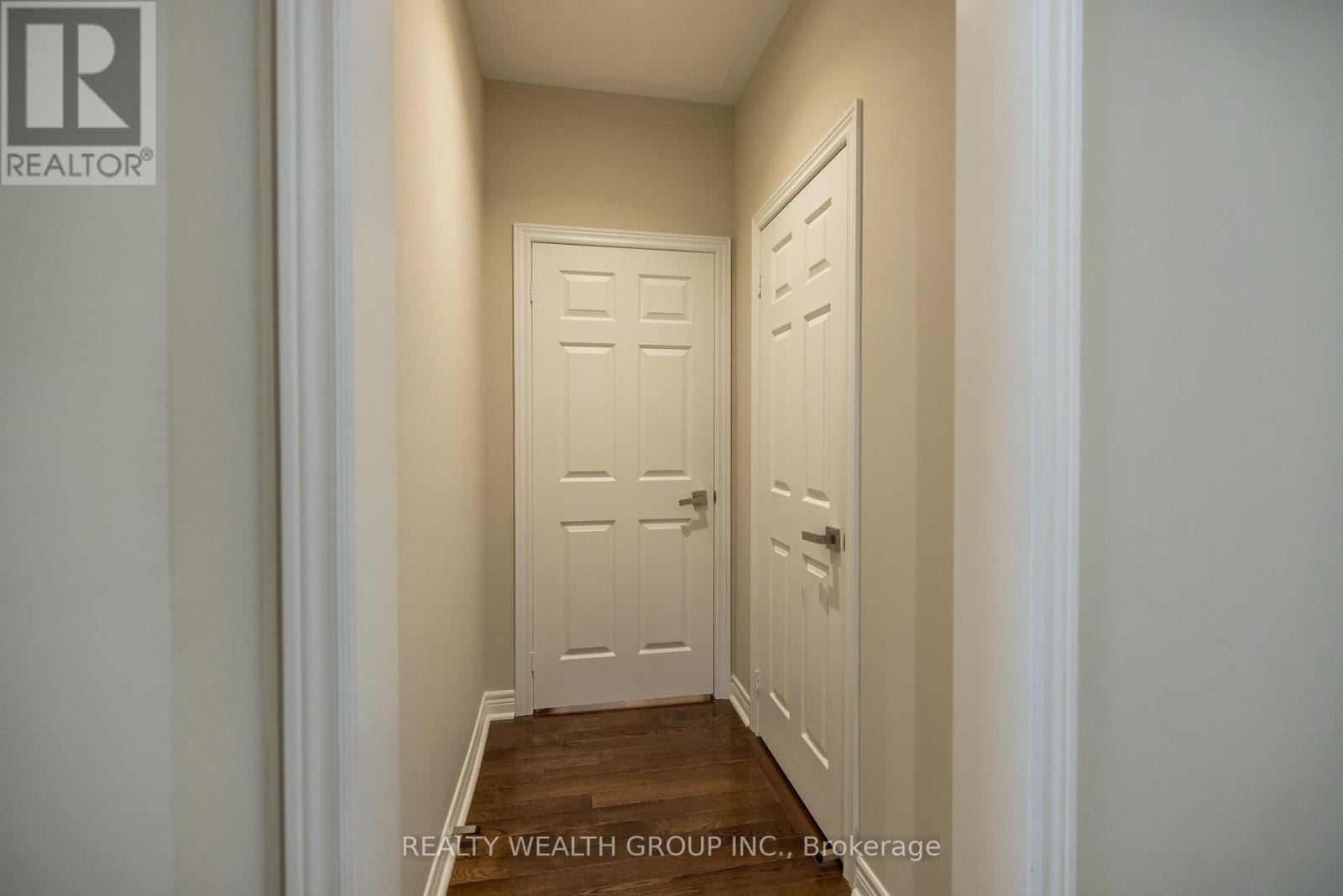 32 Rock Elm Court, Vaughan, Ontario L6A 4C2 - Photo 6 - N12969564