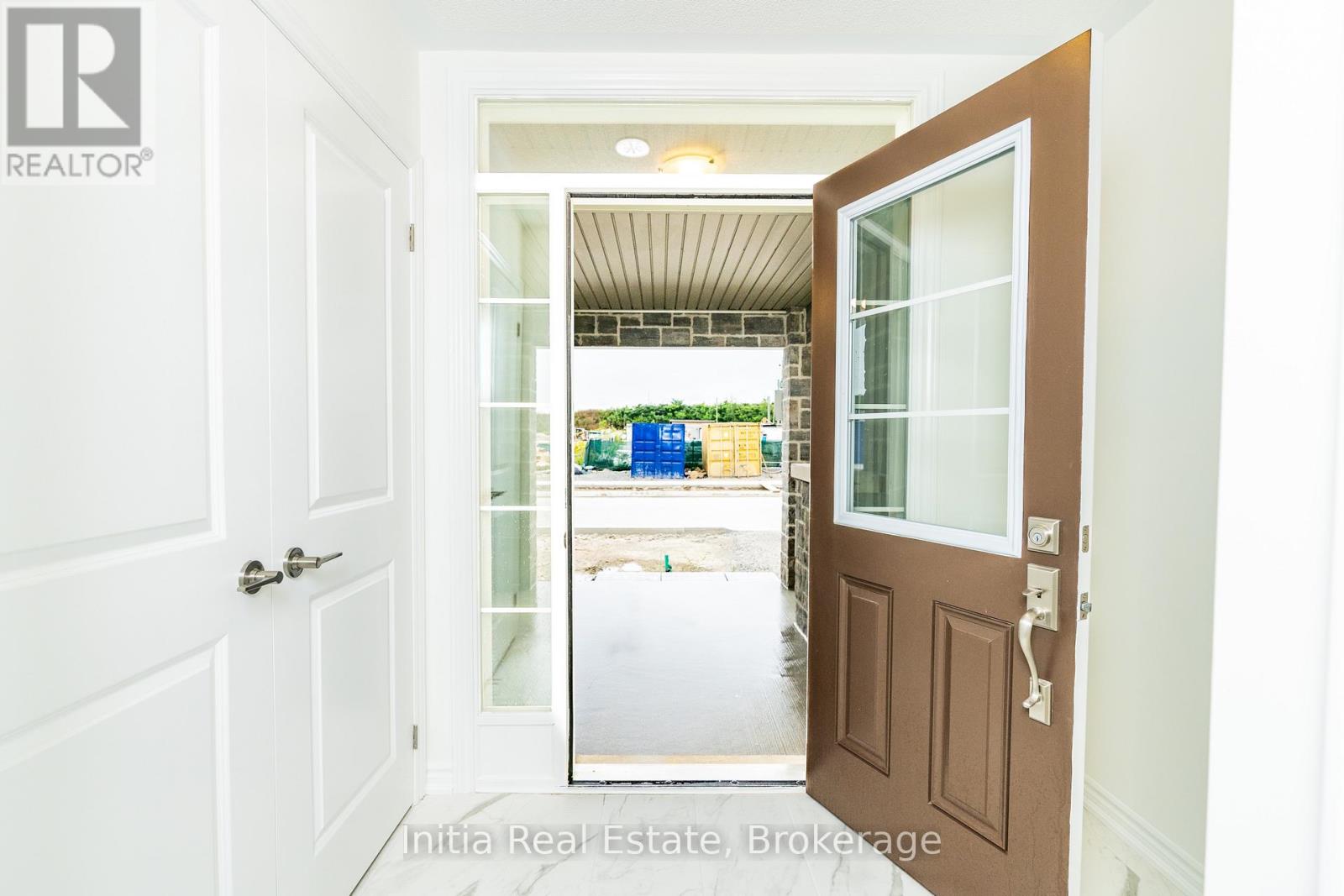 84 Paisley Drive, Bradford West Gwillimbury (Bradford), Ontario  L3Z 4P1 - Photo 3 - N12969576