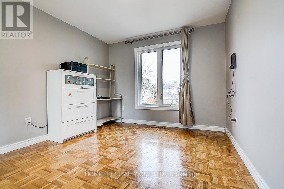 35 Fieldview Crescent N, Markham, Ontario  L3R 3H6 - Photo 12 - N12969620