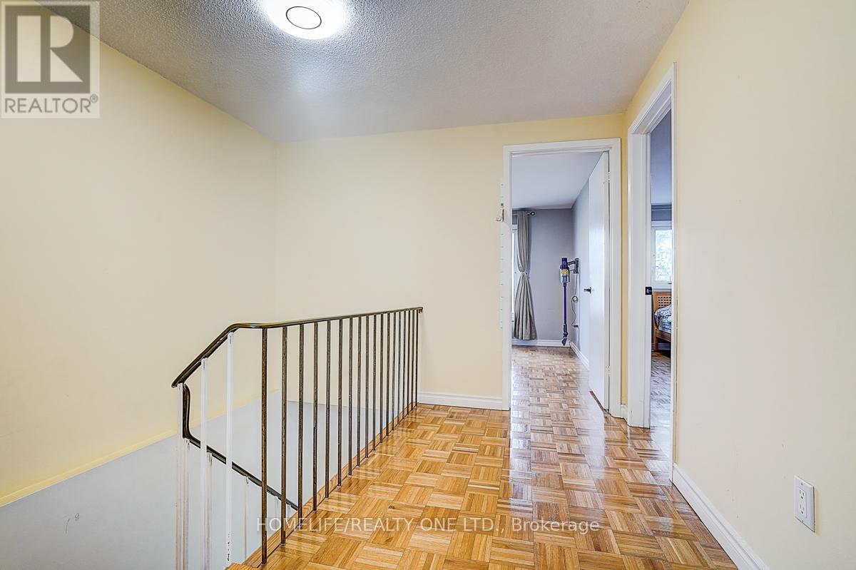 35 Fieldview Crescent N, Markham, Ontario  L3R 3H6 - Photo 13 - N12969620