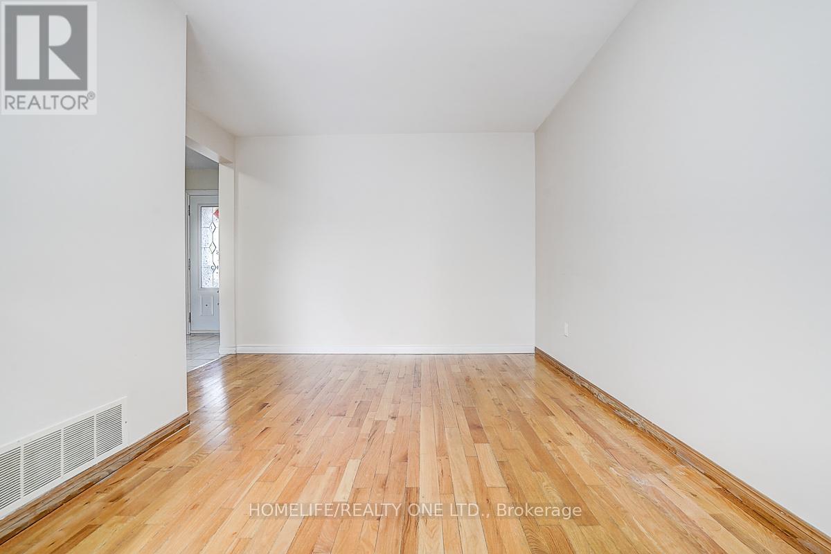 35 Fieldview Crescent N, Markham, Ontario  L3R 3H6 - Photo 4 - N12969620