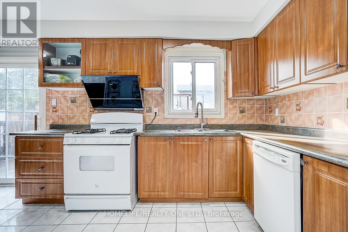 35 Fieldview Crescent N, Markham, Ontario  L3R 3H6 - Photo 6 - N12969620