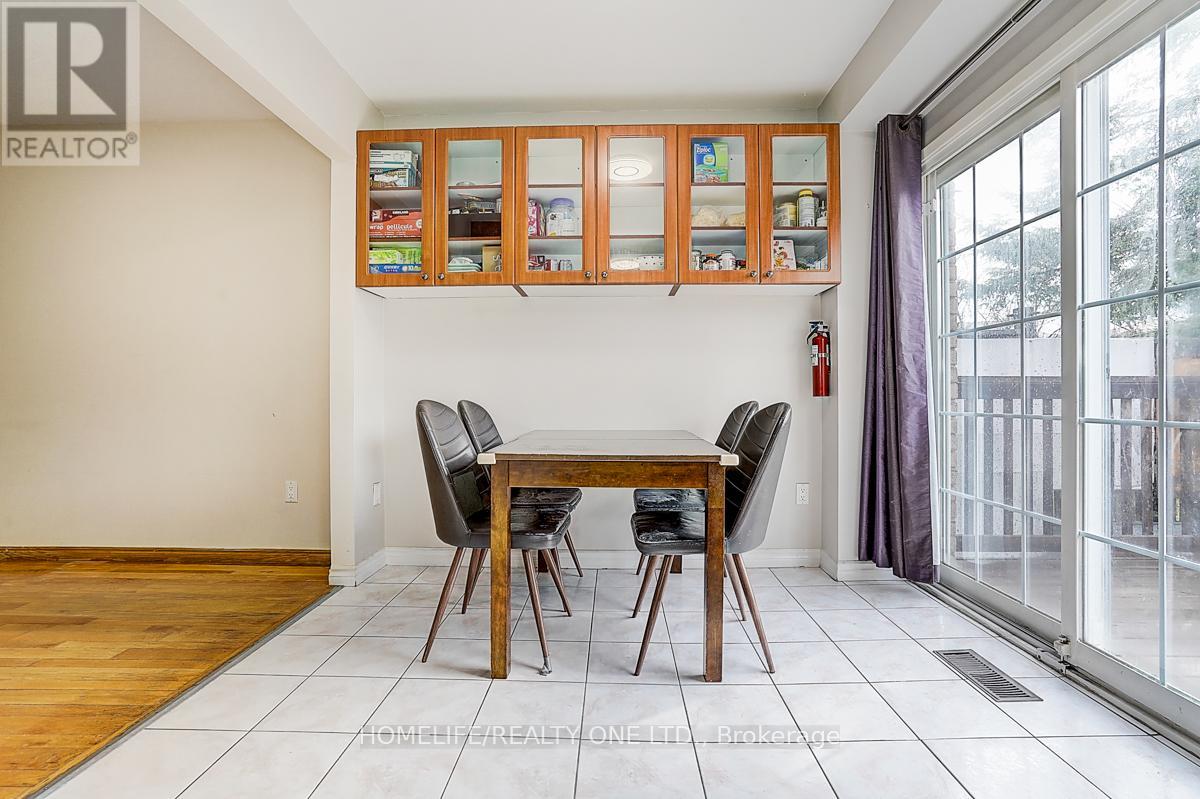 35 Fieldview Crescent N, Markham, Ontario  L3R 3H6 - Photo 7 - N12969620