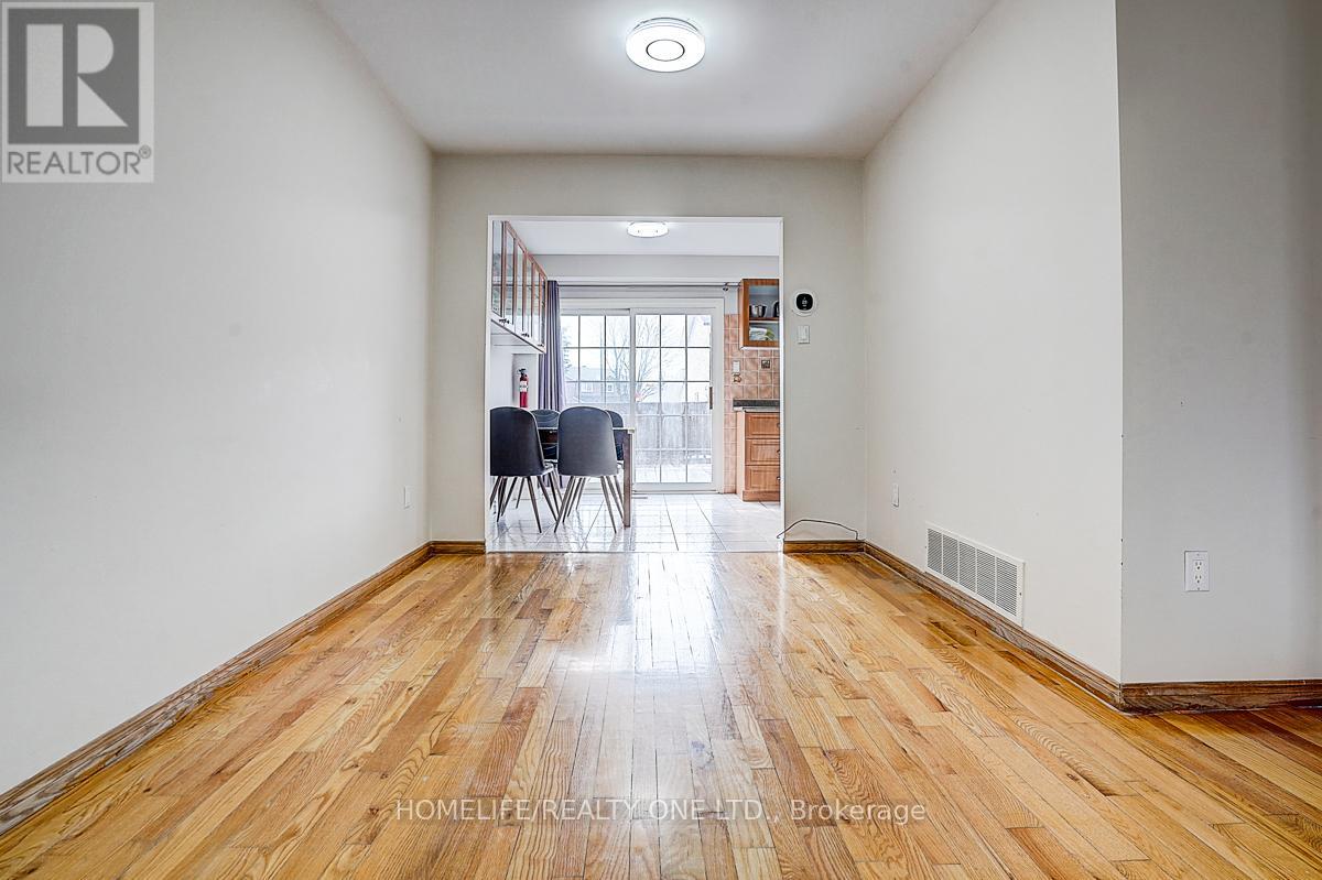 35 Fieldview Crescent N, Markham, Ontario  L3R 3H6 - Photo 9 - N12969620