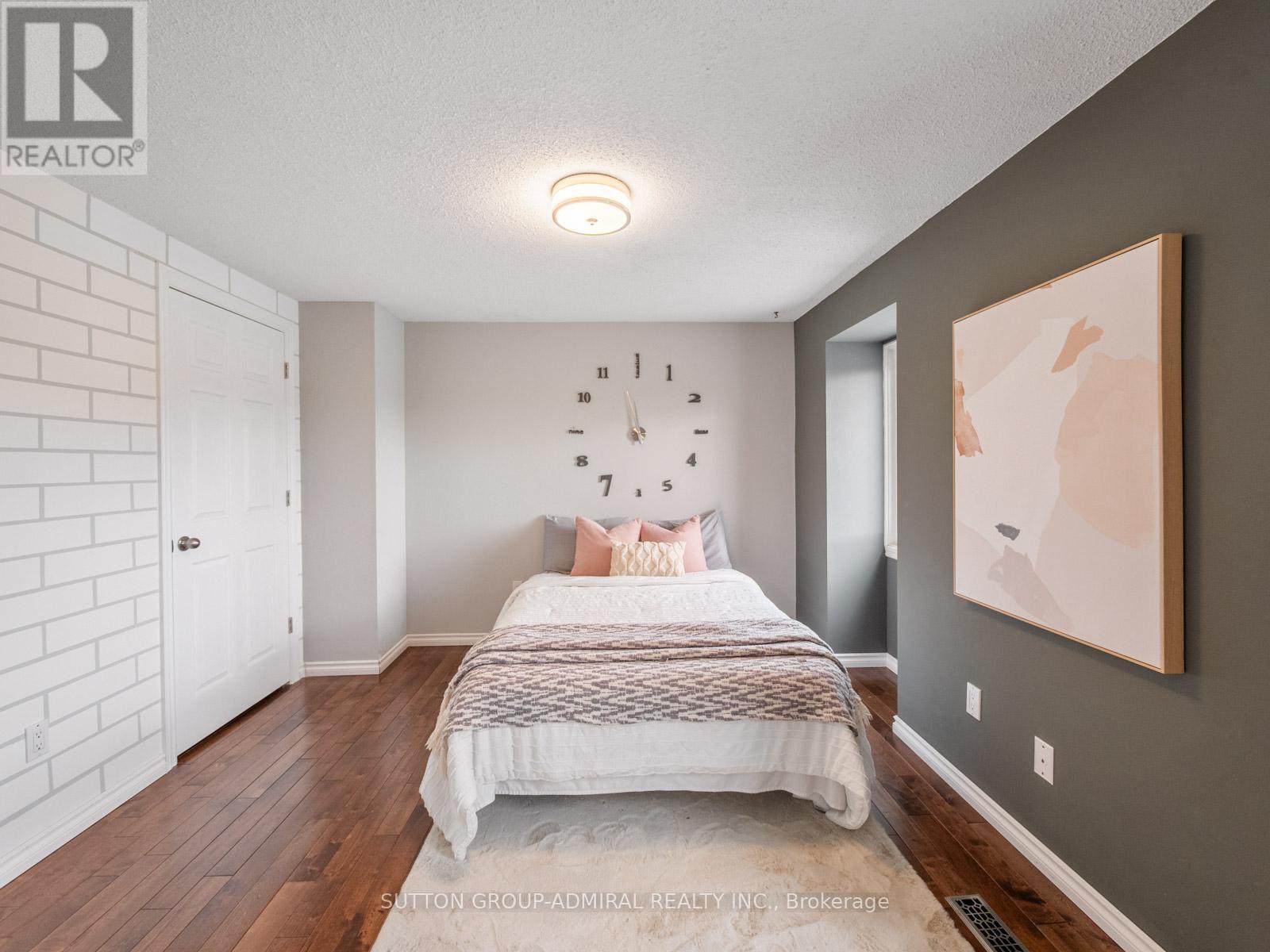 218 Mullen Drive, Vaughan, Ontario L4J 2P1 - Photo 18 - N12969656