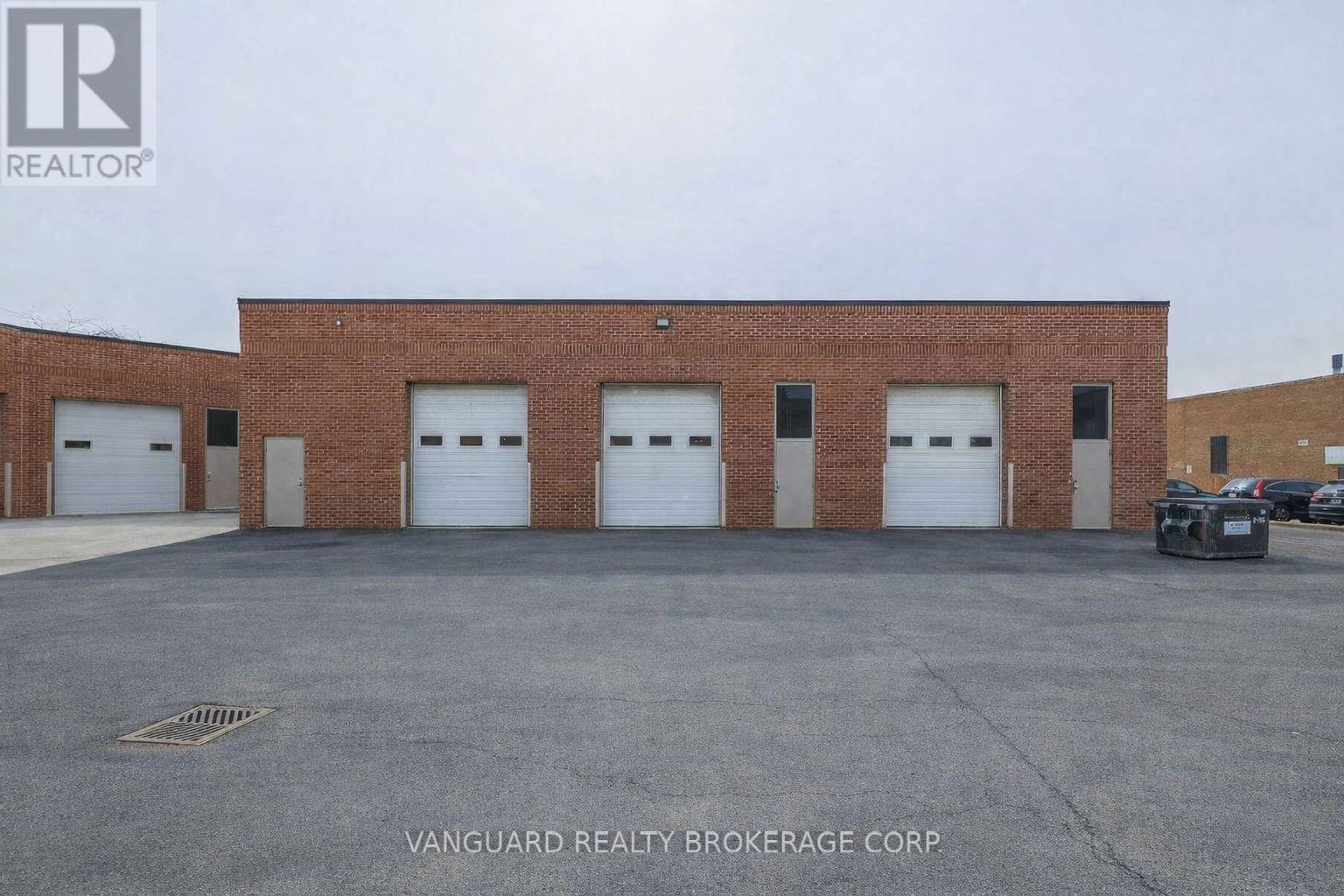 14-16 - 668 Millway Avenue, Vaughan, Ontario  L4K 3V2 - Photo 3 - N12969684