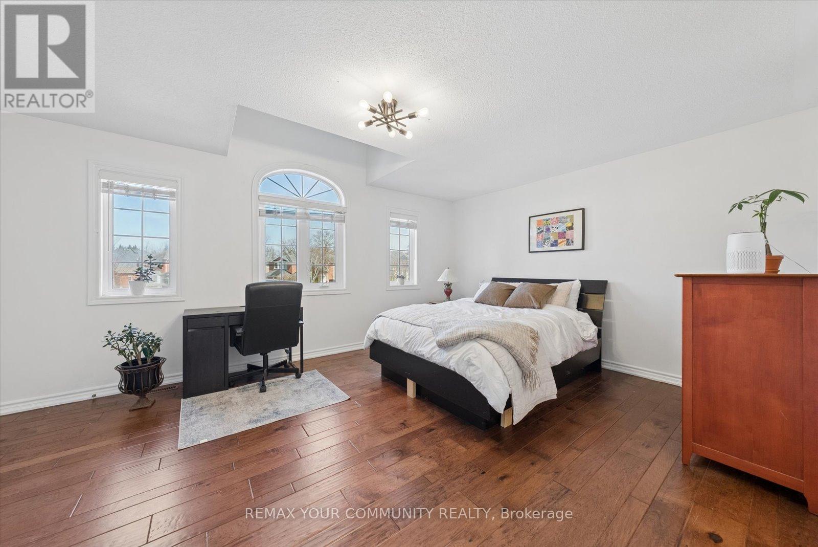 4 Marinucci Court, Richmond Hill, Ontario  L4C 0M3 - Photo 19 - N12969724