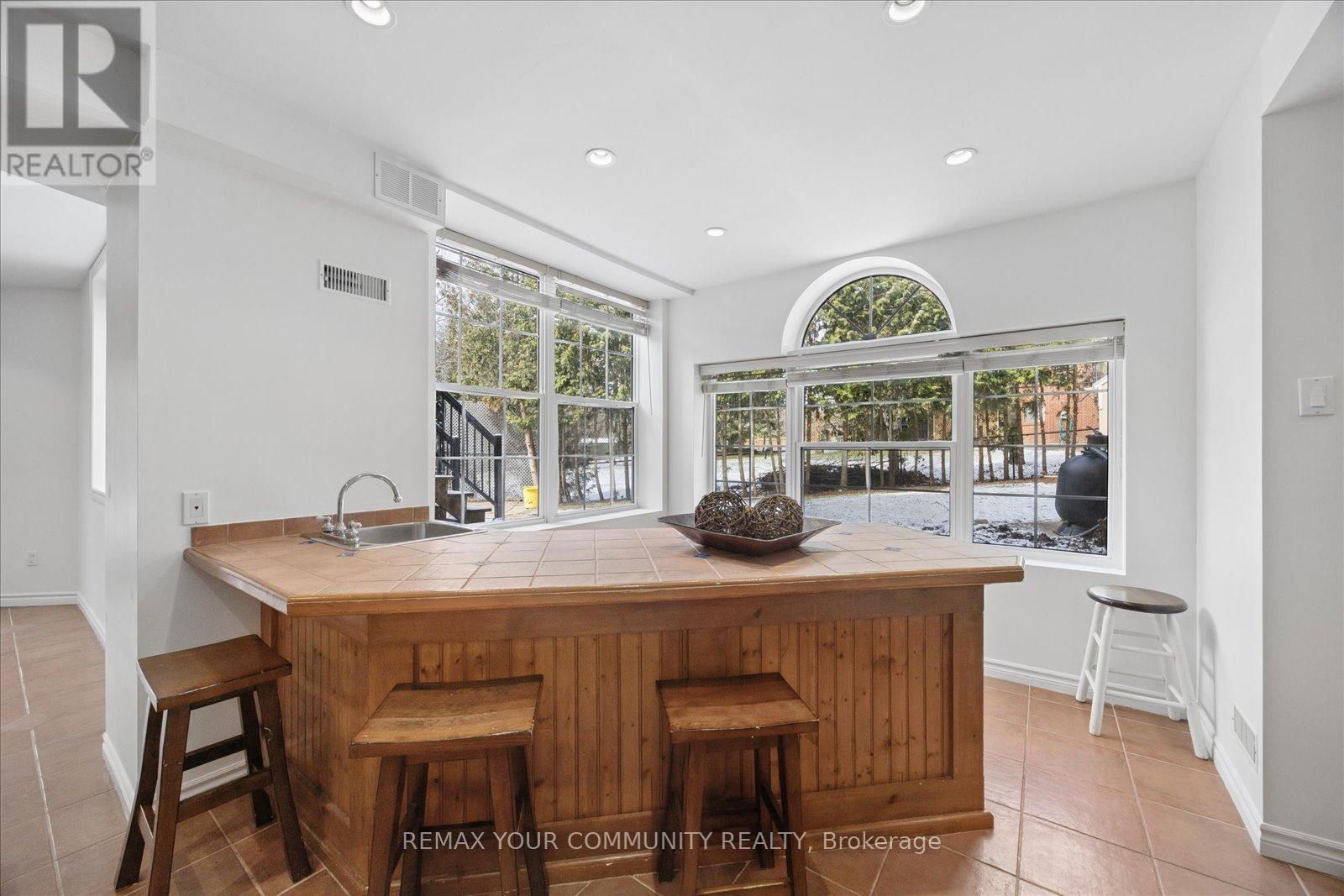 4 Marinucci Court, Richmond Hill, Ontario  L4C 0M3 - Photo 24 - N12969724