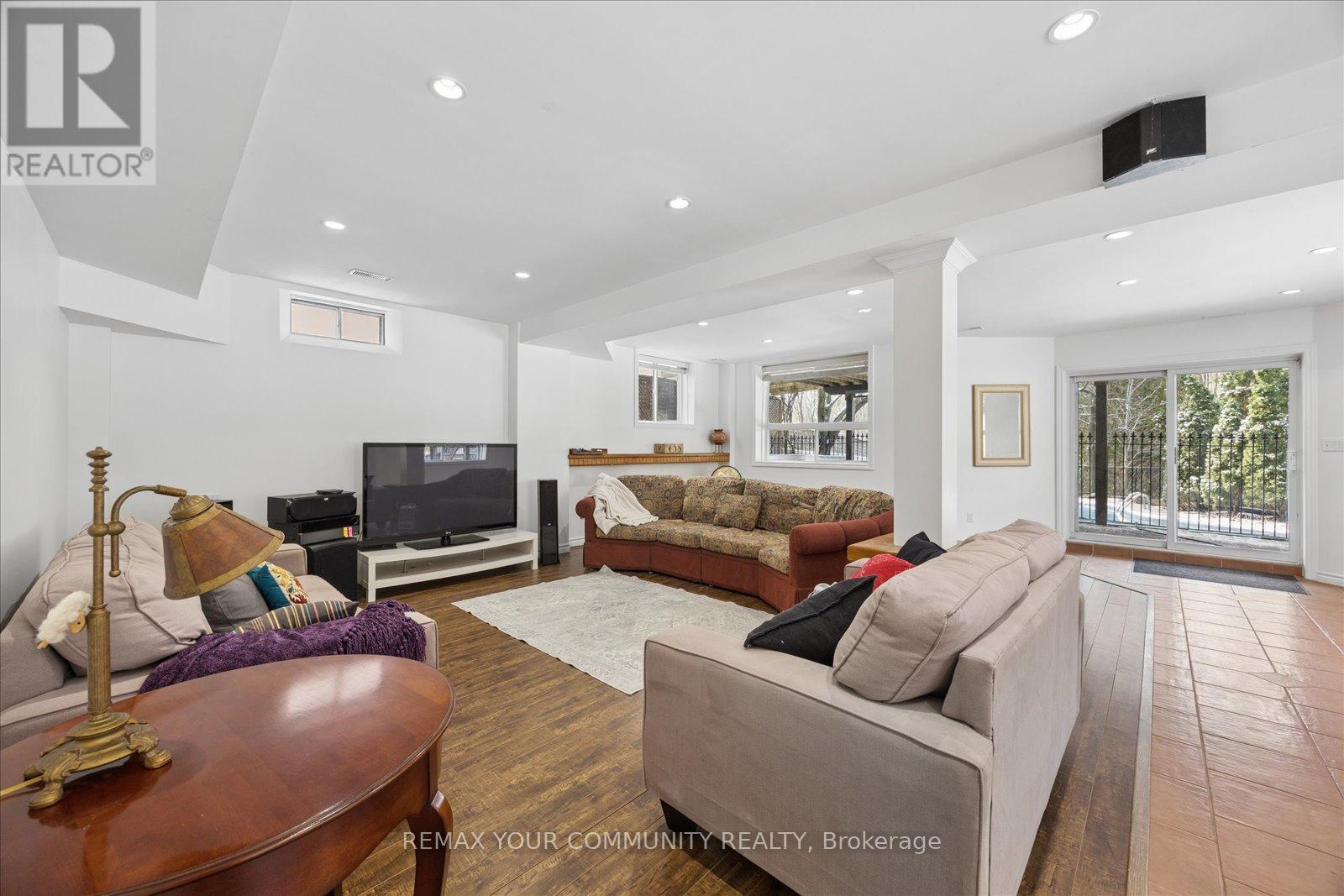 4 Marinucci Court, Richmond Hill, Ontario  L4C 0M3 - Photo 25 - N12969724