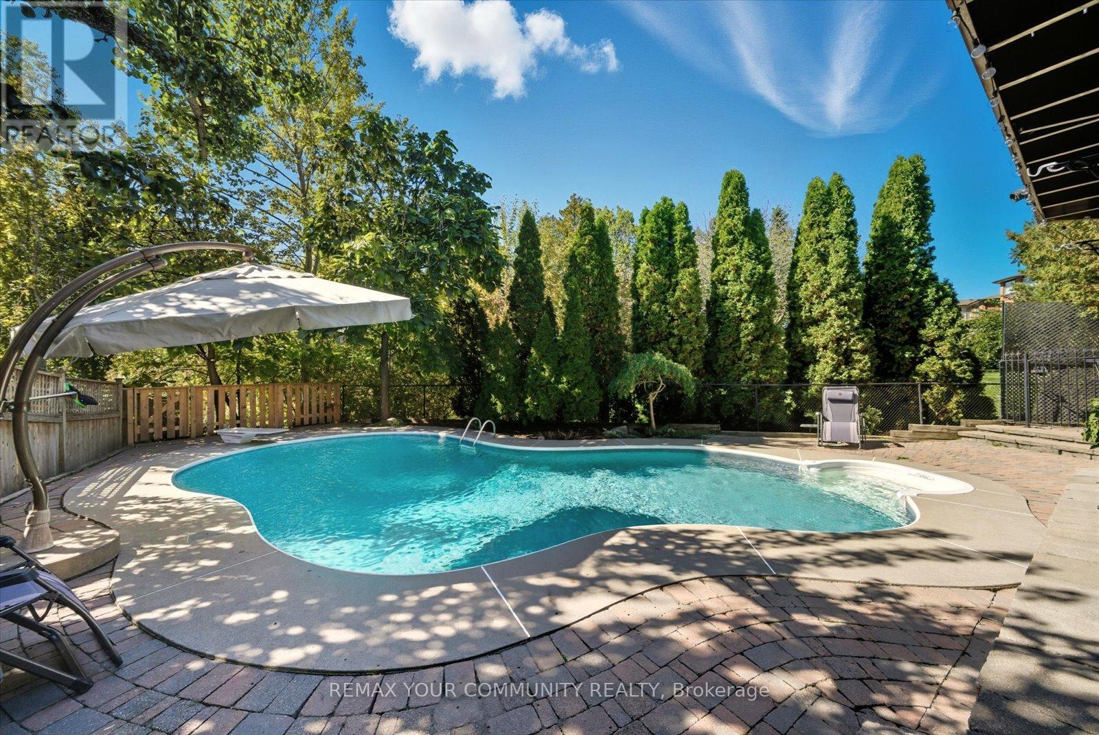 4 Marinucci Court, Richmond Hill, Ontario  L4C 0M3 - Photo 32 - N12969724