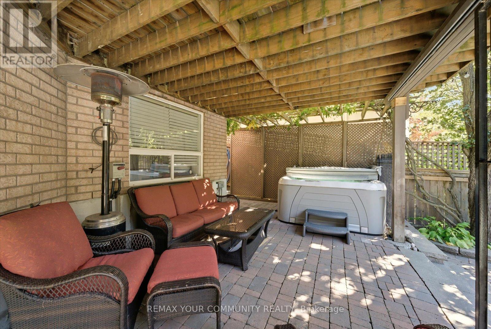 4 Marinucci Court, Richmond Hill, Ontario  L4C 0M3 - Photo 40 - N12969724