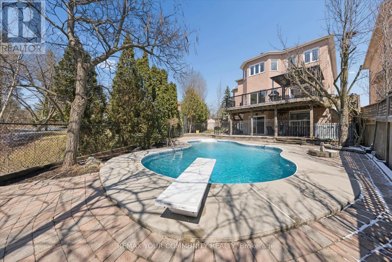 4 Marinucci Court, Richmond Hill, Ontario  L4C 0M3 - Photo 45 - N12969724