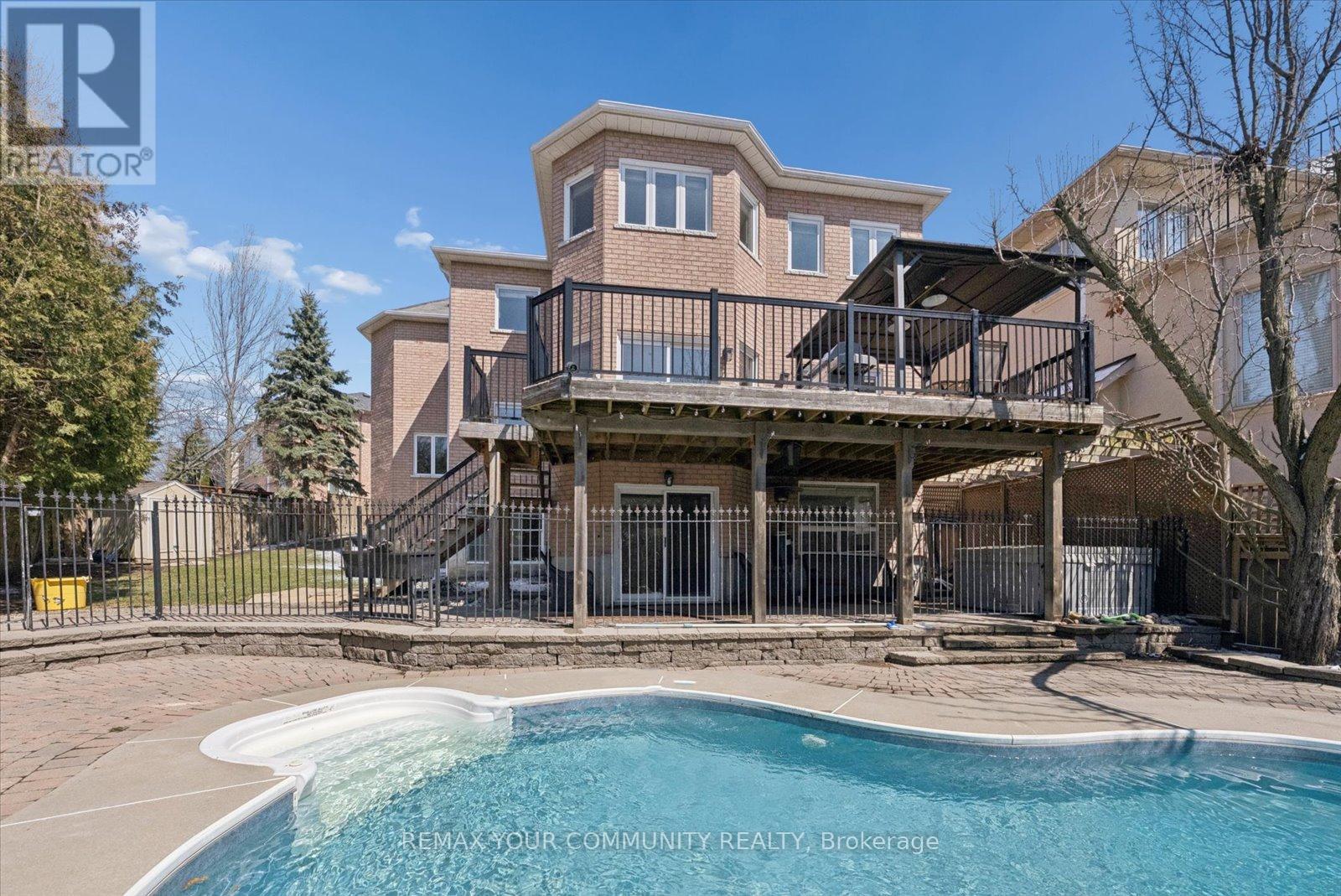 4 Marinucci Court, Richmond Hill, Ontario  L4C 0M3 - Photo 46 - N12969724