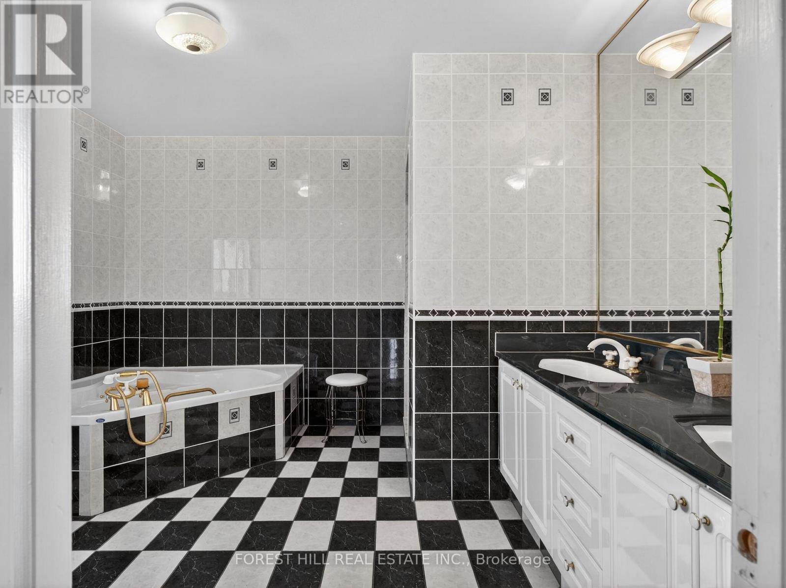 43 Rockwood Crescent, Vaughan, Ontario  L4J 7T2 - Photo 20 - N12969744