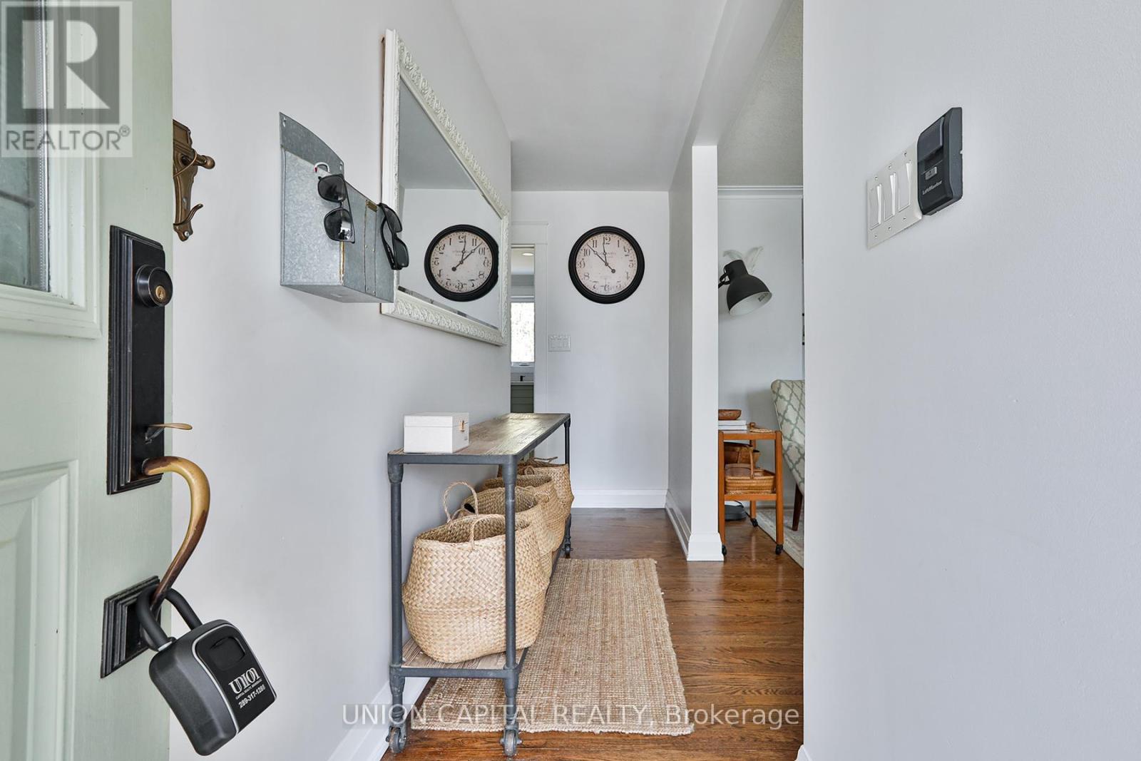 11 Sherwood Forest Drive, Markham, Ontario  L3P 1P5 - Photo 3 - N12969854