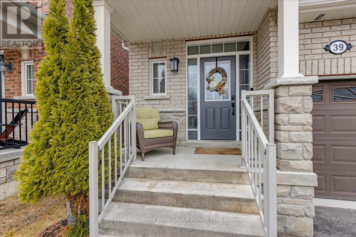 39 Prosser Crescent, Georgina, Ontario  L0E 1R0 - Photo 7 - N12969862