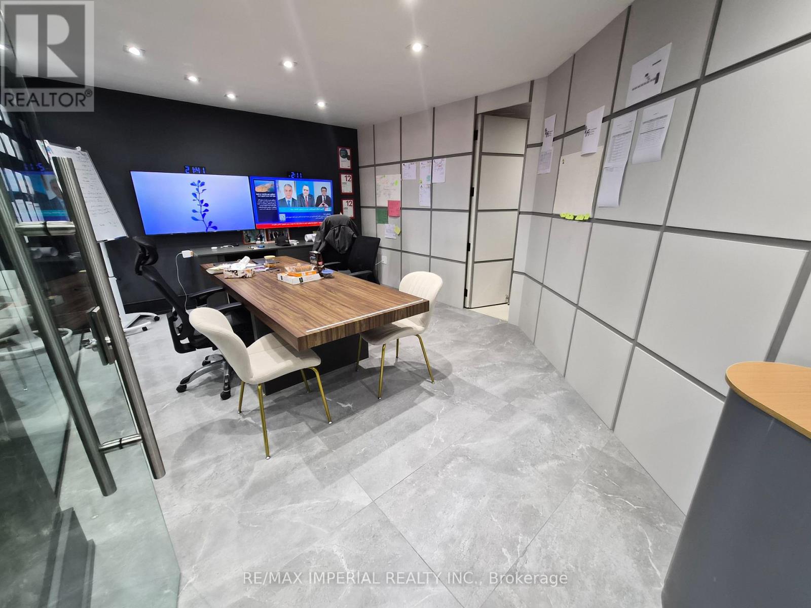 10376 Yonge Street, Richmond Hill, Ontario  L4C 3B8 - Photo 3 - N12969868